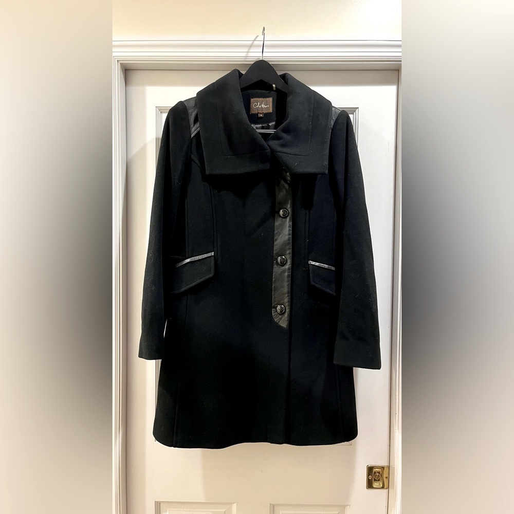 COLE HAAN Women’s Black Wool Lambskin trim Coat, Size 14. Excellent condition.